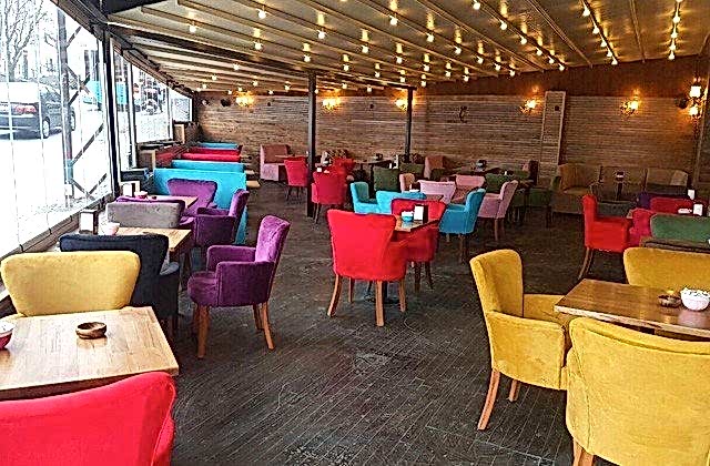 Yerinde Buharlı Cafe Koltuk Yıkama